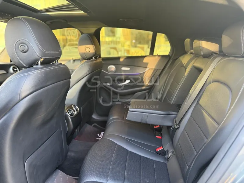 2020 مرسيدس - بنز جي إل سي 300 كوبيه