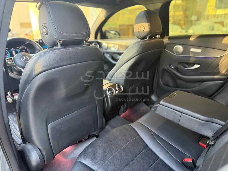 2020 مرسيدس - بنز جي إل سي 300 كوبيه