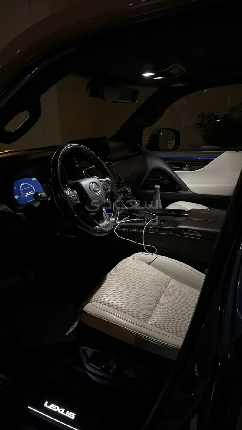 2022 لكزس إل إكس 600