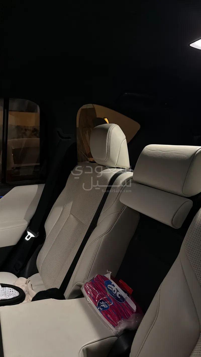 2022 لكزس إل إكس 600