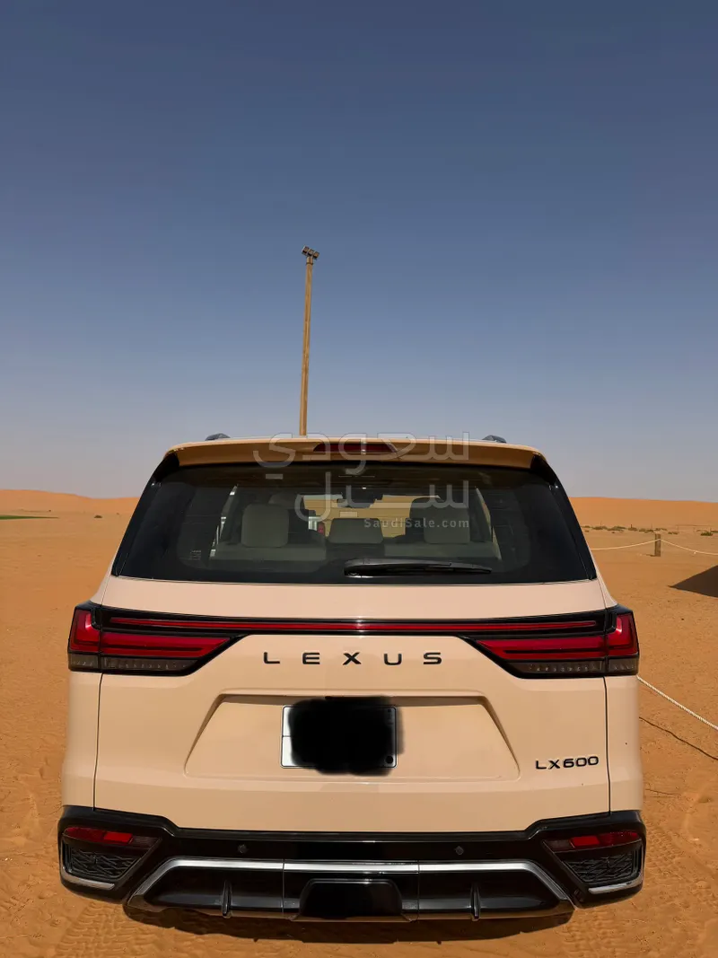 2022 لكزس إل إكس 600