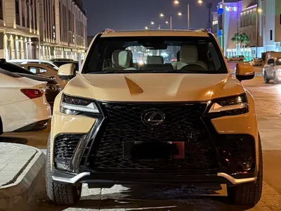 2022 لكزس إل إكس 600