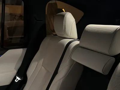 2022 لكزس إل إكس 600