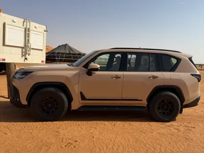 2022 لكزس إل إكس 600