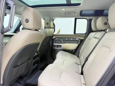 2023 Land Rover Defender SE