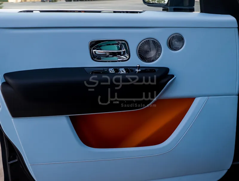 2025 رولز رويس كولينان سلفر بادج