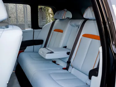 2025 رولز رويس كولينان سلفر بادج