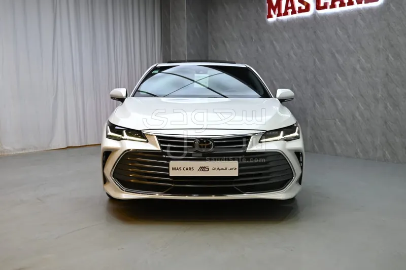 2022 تويوتا افالون ليمتد