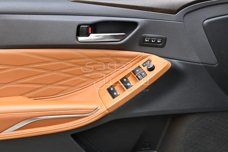 2022 تويوتا افالون ليمتد