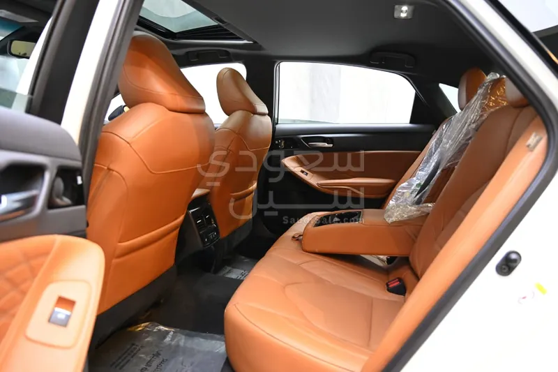 2022 تويوتا افالون ليمتد