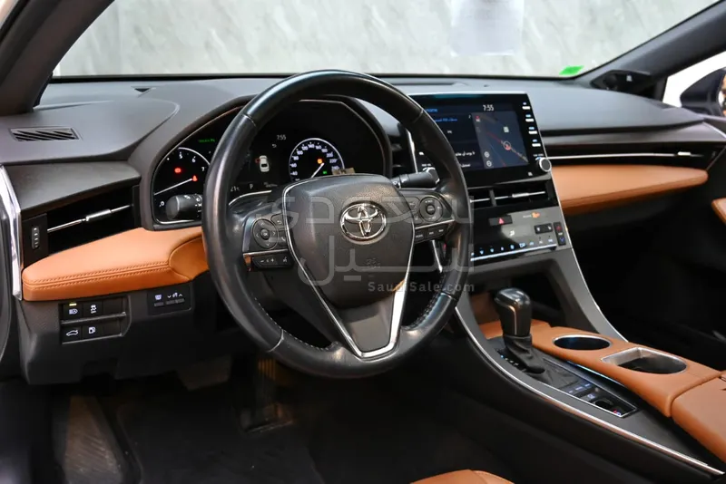 2022 تويوتا افالون ليمتد