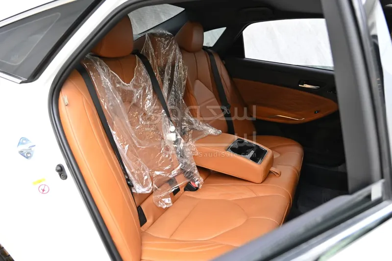 2022 تويوتا افالون ليمتد