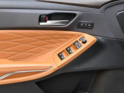 2022 تويوتا افالون ليمتد