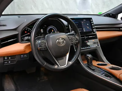 2022 تويوتا افالون ليمتد