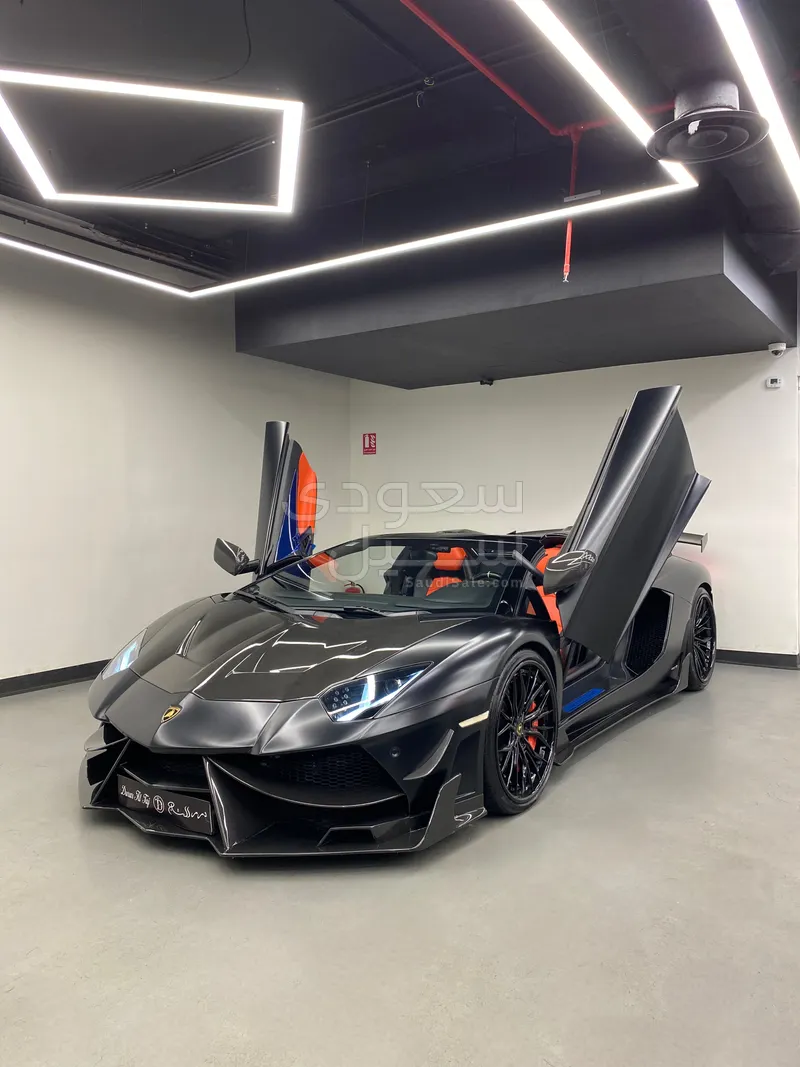 2016 لمبرجيني افنتادور رودستر