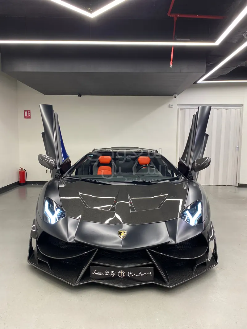 2016 لمبرجيني افنتادور رودستر