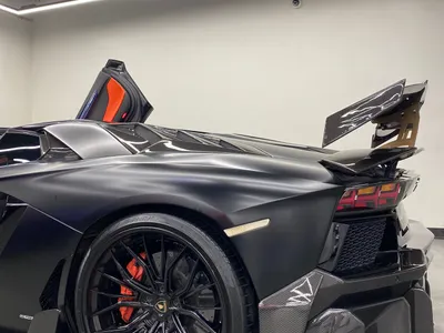 2016 لمبرجيني افنتادور رودستر