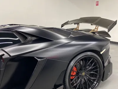 2016 لمبرجيني افنتادور رودستر