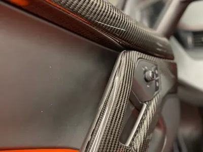 2016 لمبرجيني افنتادور رودستر