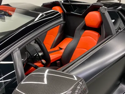 2016 لمبرجيني افنتادور رودستر