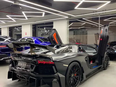 2016 لمبرجيني افنتادور رودستر