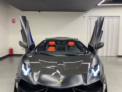 2016 لمبرجيني افنتادور رودستر