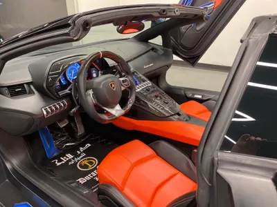 2016 لمبرجيني افنتادور رودستر