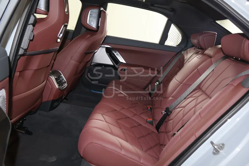 2026 بي ام دبليو الفئة السابعة 740أي