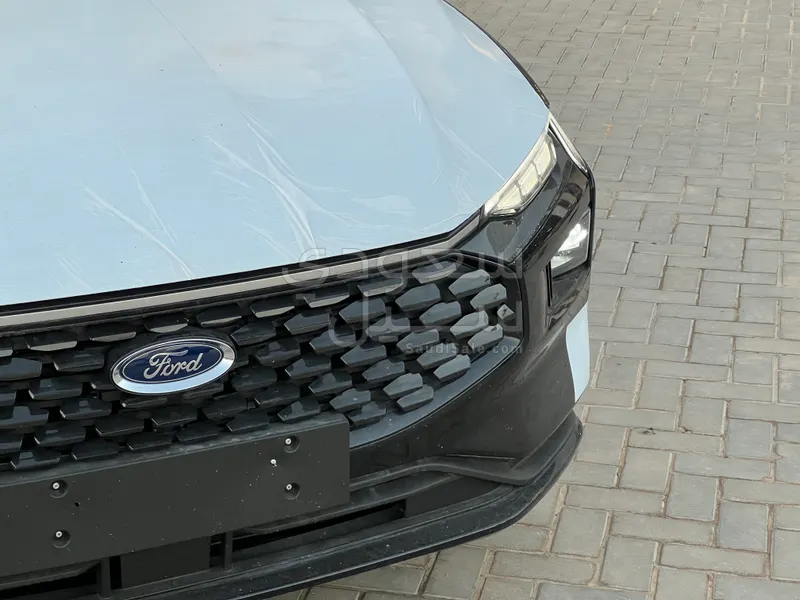 2026 فورد توروس ترند