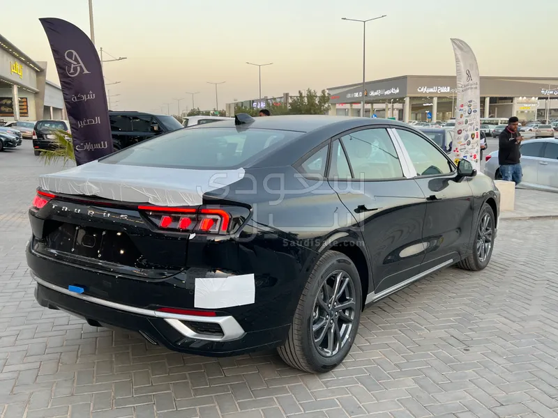 2026 فورد توروس ترند