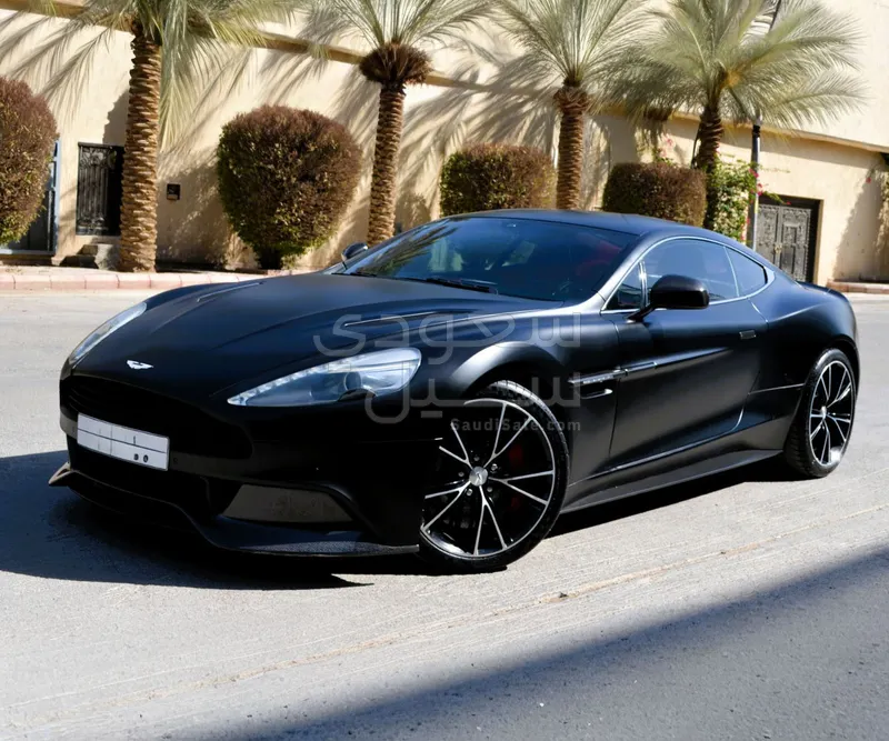 2013 استون مارتن فانكويش