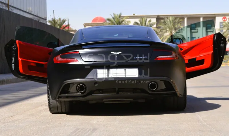 2013 استون مارتن فانكويش