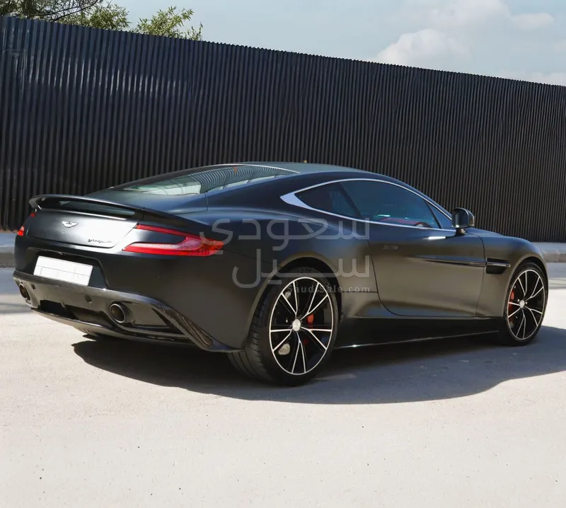 2013 استون مارتن فانكويش