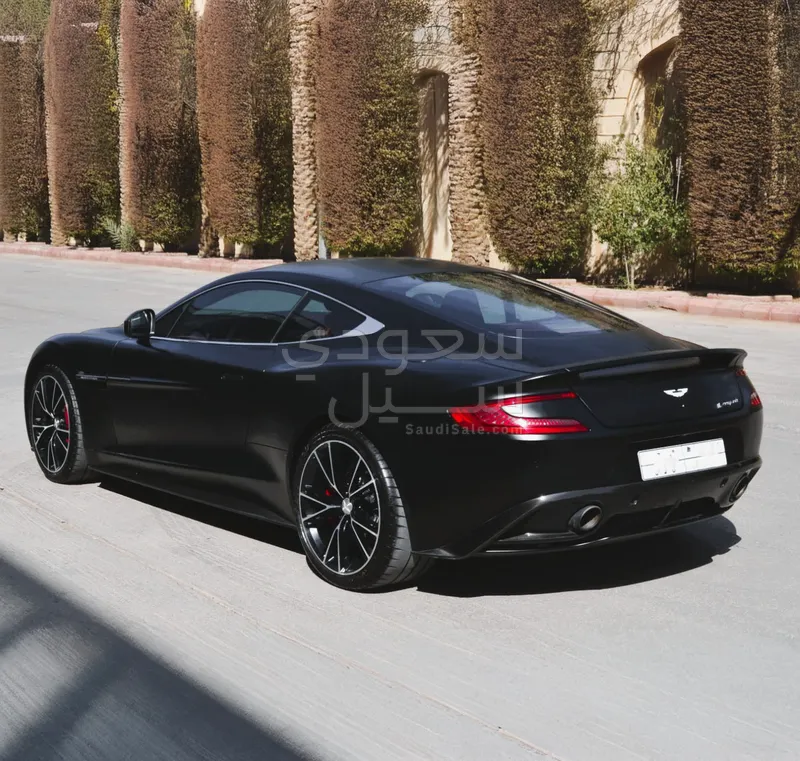 2013 استون مارتن فانكويش