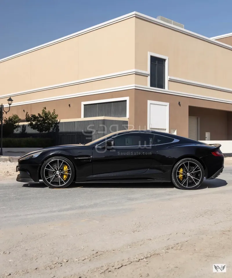 2018 استون مارتن فانكويش