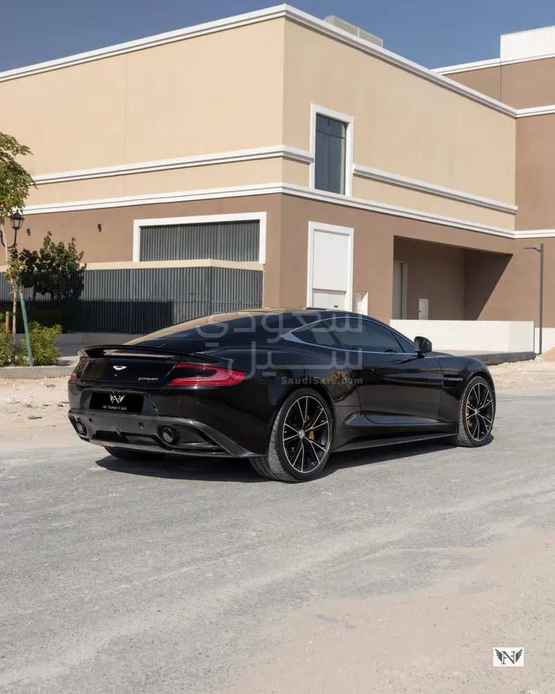 2018 استون مارتن فانكويش