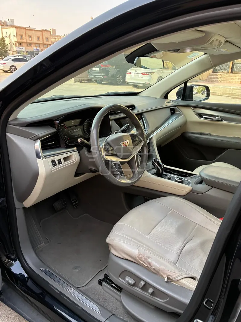 2021 كاديلاك اكس تي 5