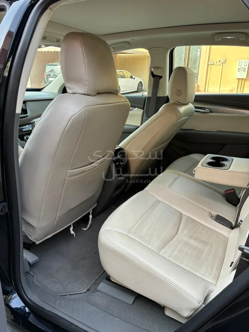 2021 كاديلاك اكس تي 5