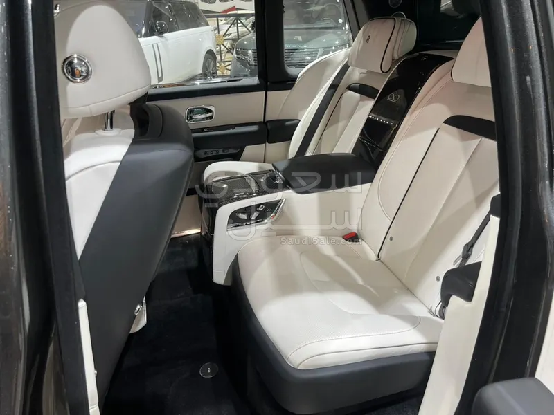 2025 رولز رويس كولينان