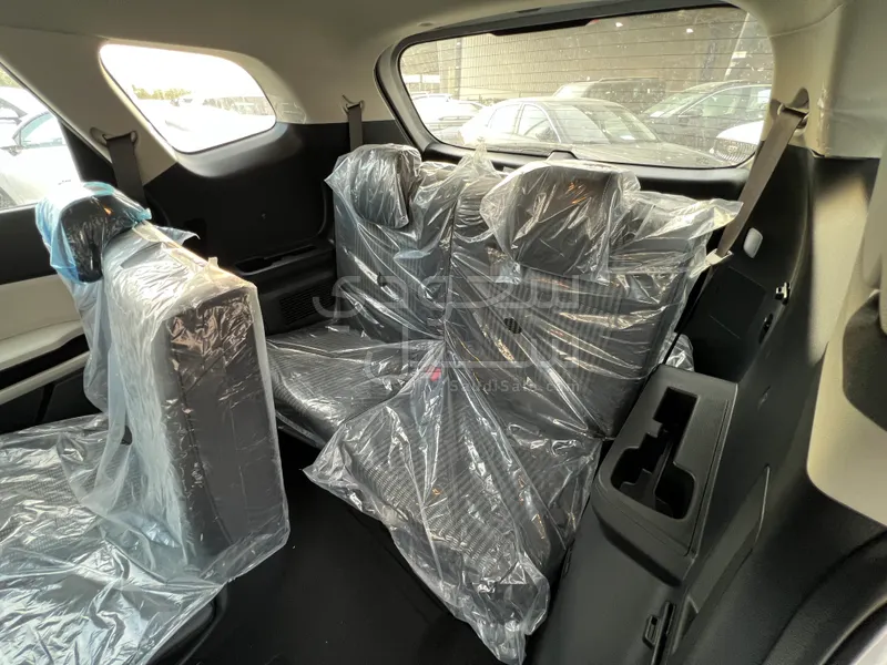 2025 كيا كارنز