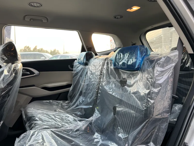 2025 كيا كارنز