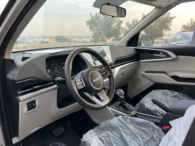 2025 كيا كارنز