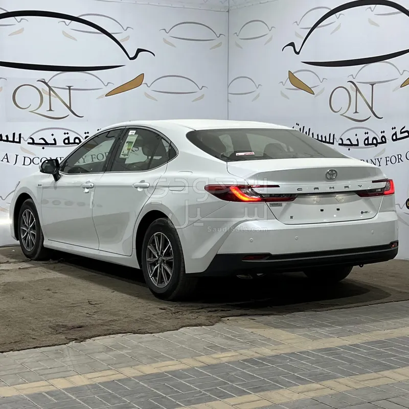 2025 تويوتا كامري