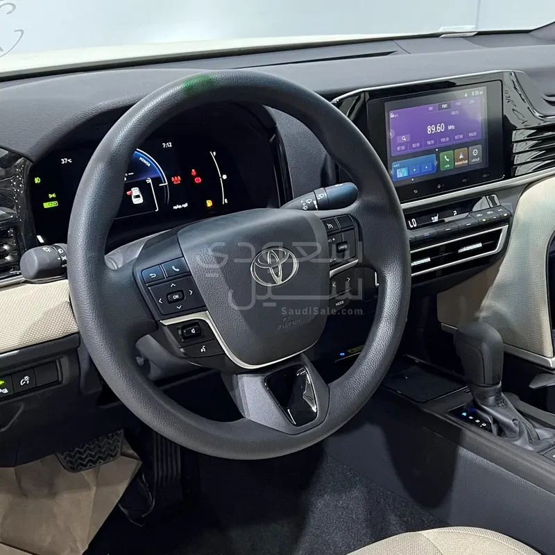 2025 تويوتا كامري