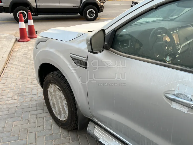 2024 نيسان اكستيرا تايتينيوم