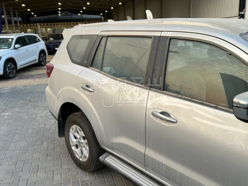 2024 نيسان اكستيرا تايتينيوم