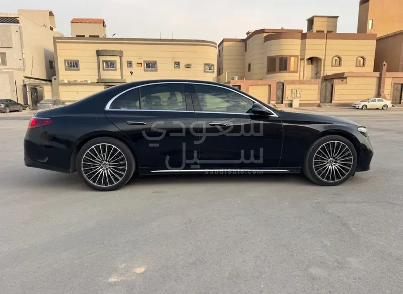 2025 مرسيدس - بنز إي 200