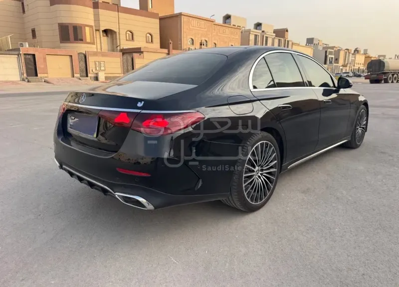2025 مرسيدس - بنز إي 200