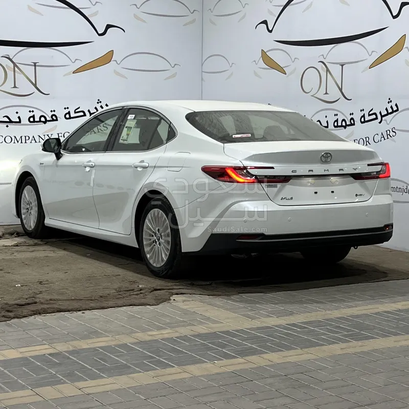 2025 تويوتا كامري