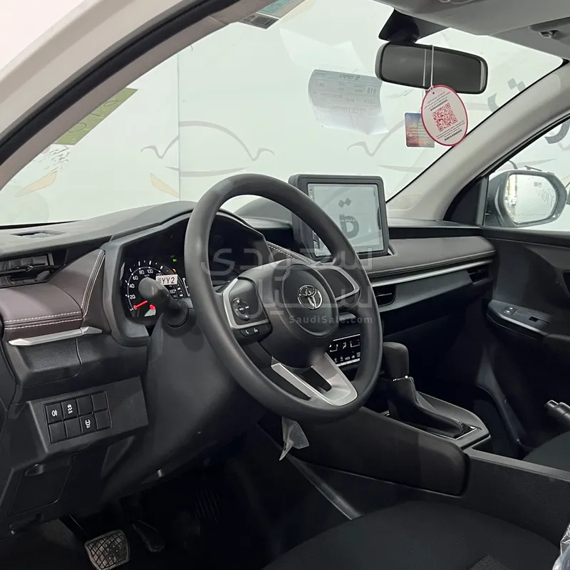 2025 تويوتا ياريس